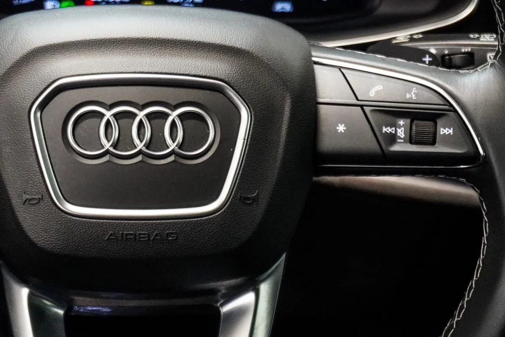 Used 2022 White Audi 55 Premium image 15