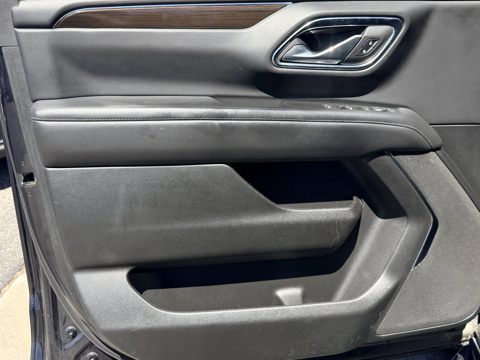Used 2024 Midnight Blue Metallic GMC SLE image 19