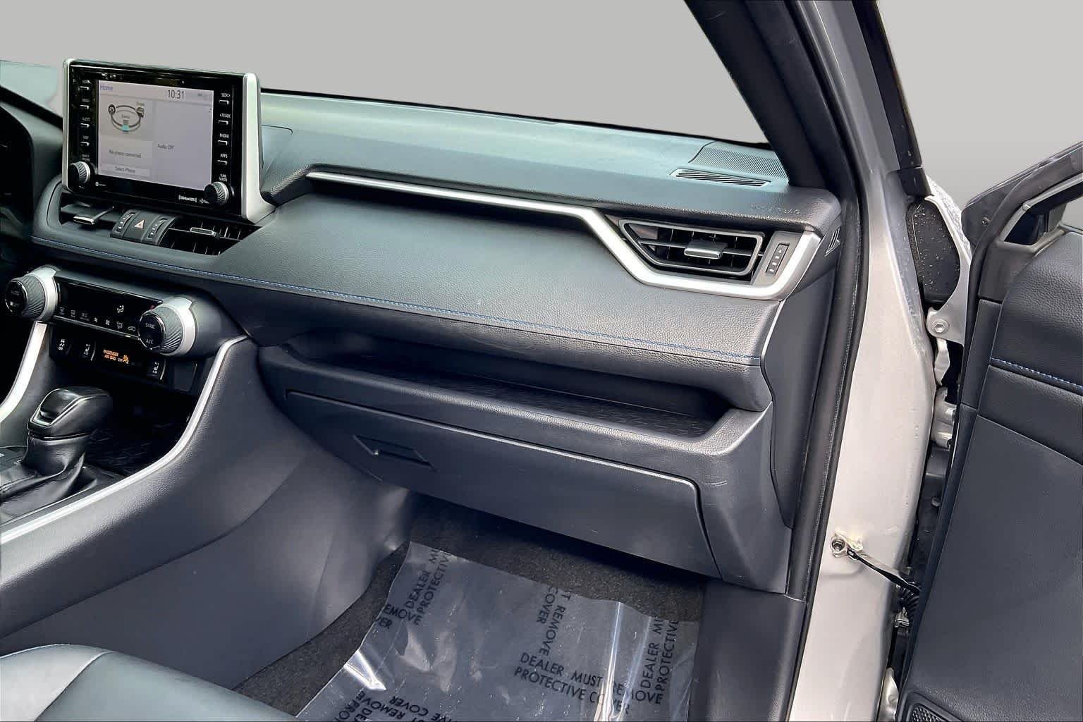 Used 2019 Silver Sky Metallic w/Black Roof Toyota Hybrid XSE image 18