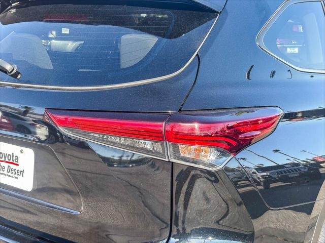 Certified Used 2023 MIDNIGHT BLACK METAL Toyota  image 7