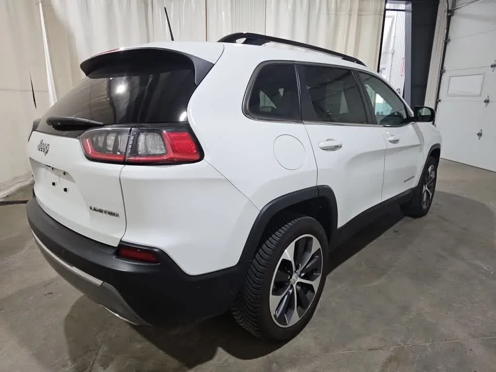 Used 2022 Bright White Clearcoat Jeep Limited image 6