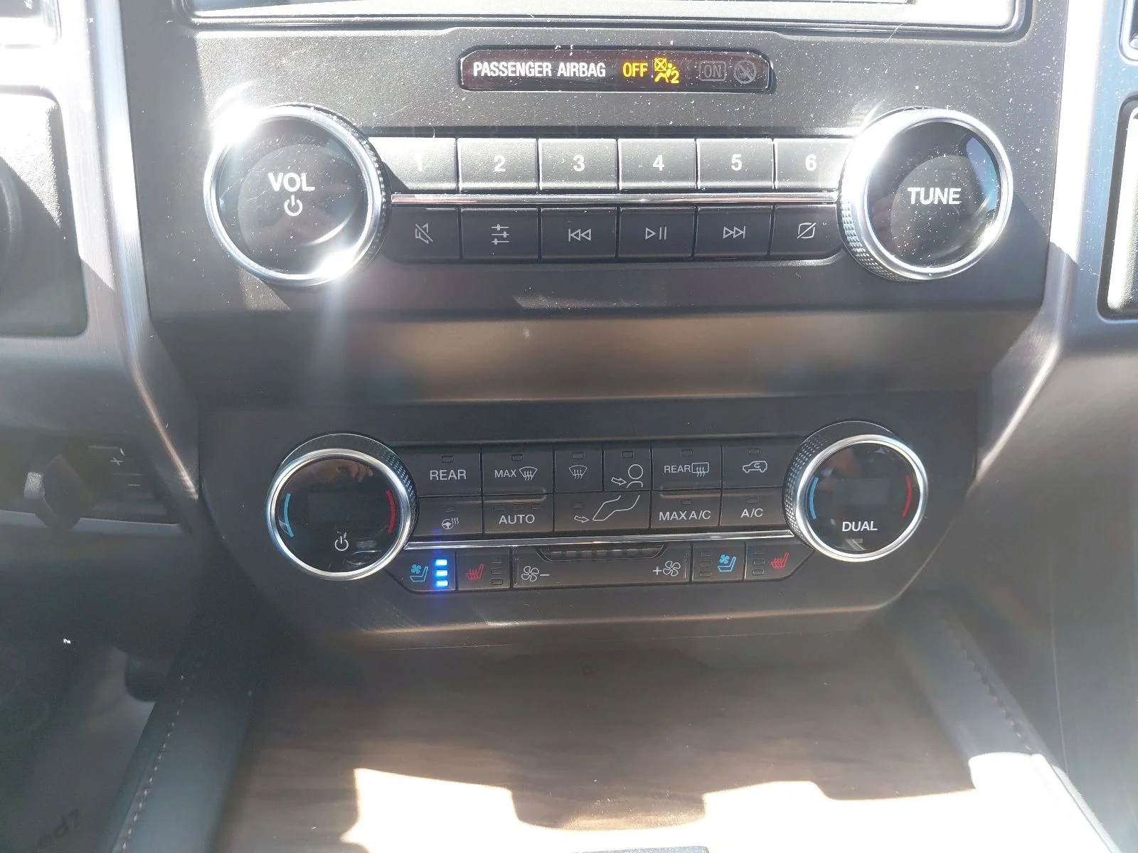 Used 2020 White Ford Platinum image 37