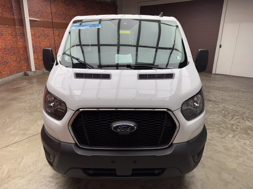 Certified Used 2025 Oxford White Ford Base image 9