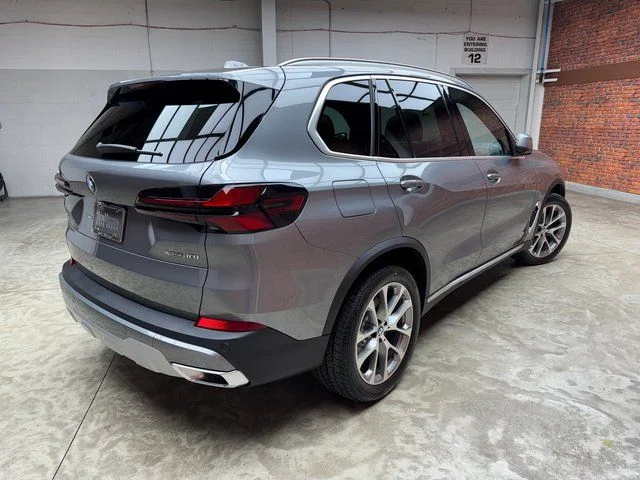 Used 2026 Gray BMW xDrive40i image 5