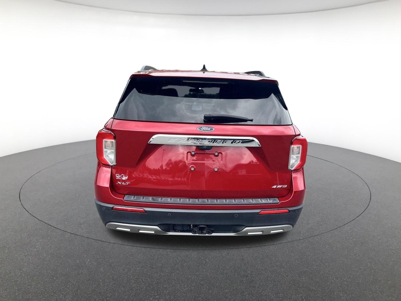 Used 2022 Rapid Red Metallic Tinted Clearcoat Ford XLT image 4