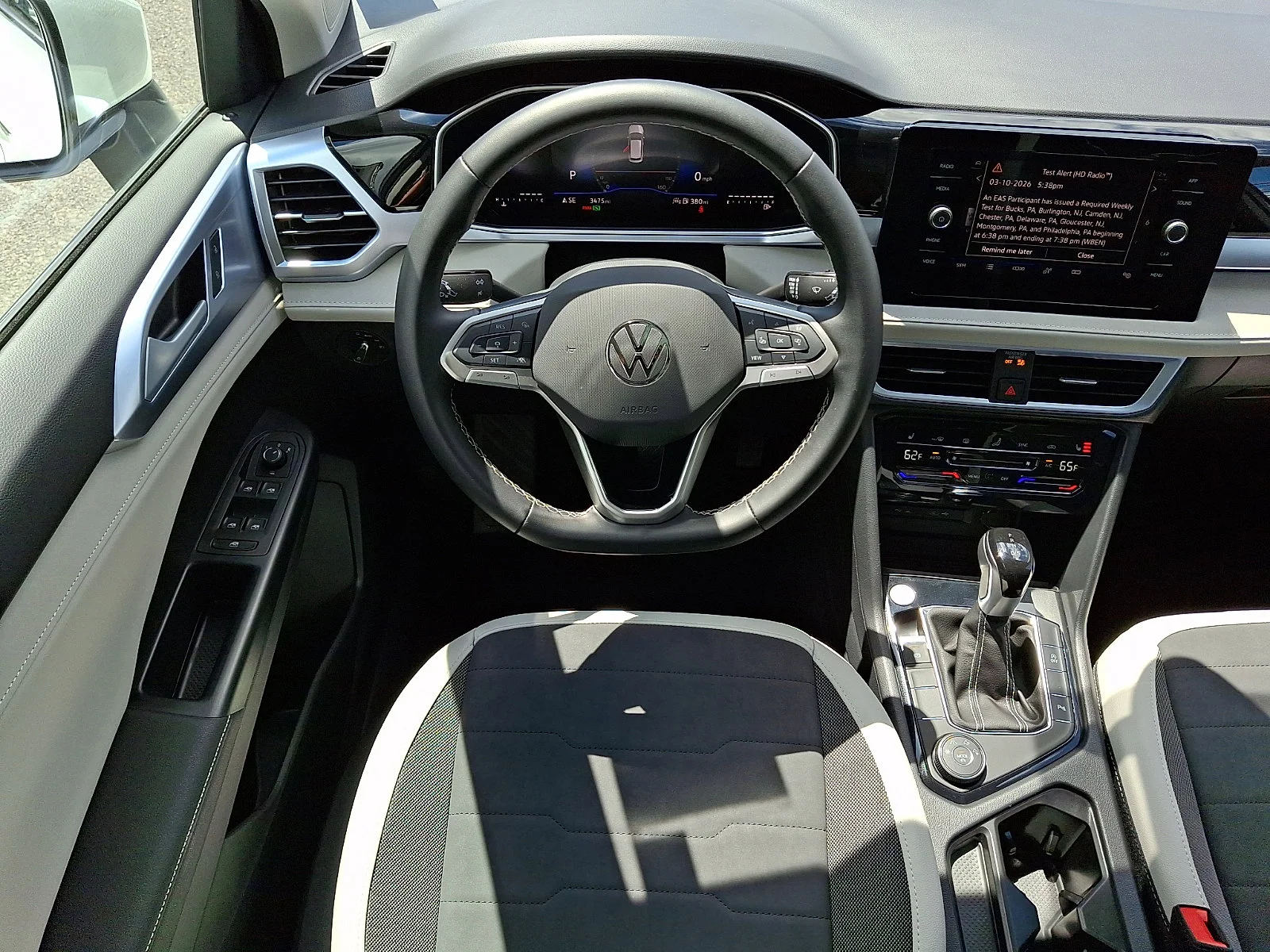Used 2025 Pure White   0Q0q Volkswagen SE image 12