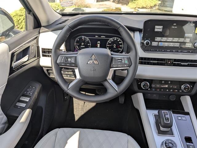 2025 Mitsubishi Outlander Plug-in Hybrid SEL - Photo 16