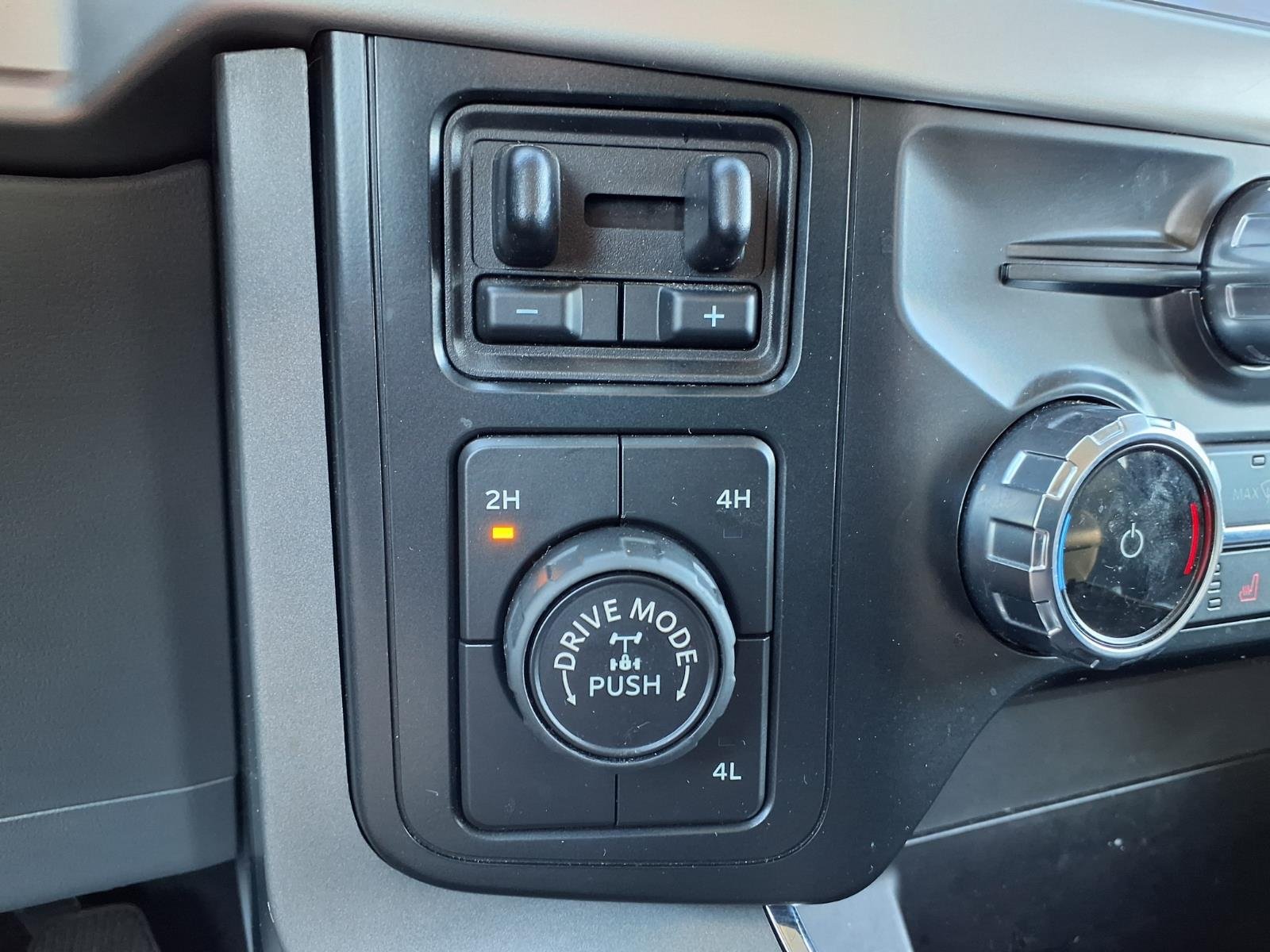 Used 2022 Blue Ford XLT image 7