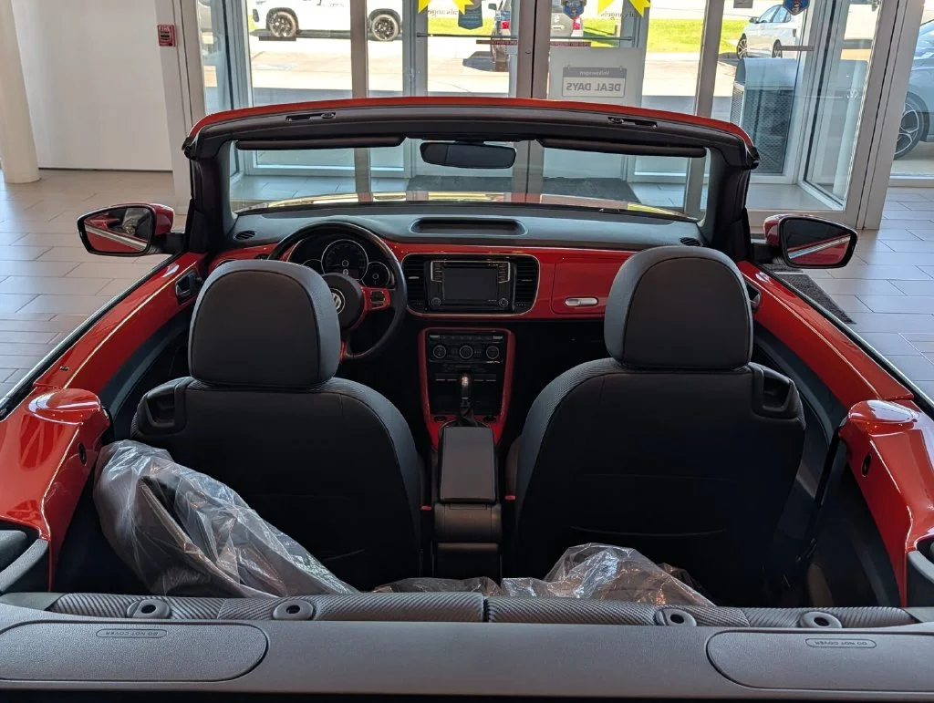 Used 2019 Orange Volkswagen 2.0T SE image 12