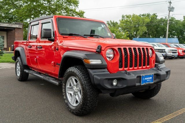 Used 2020 Red Jeep Sport image 4