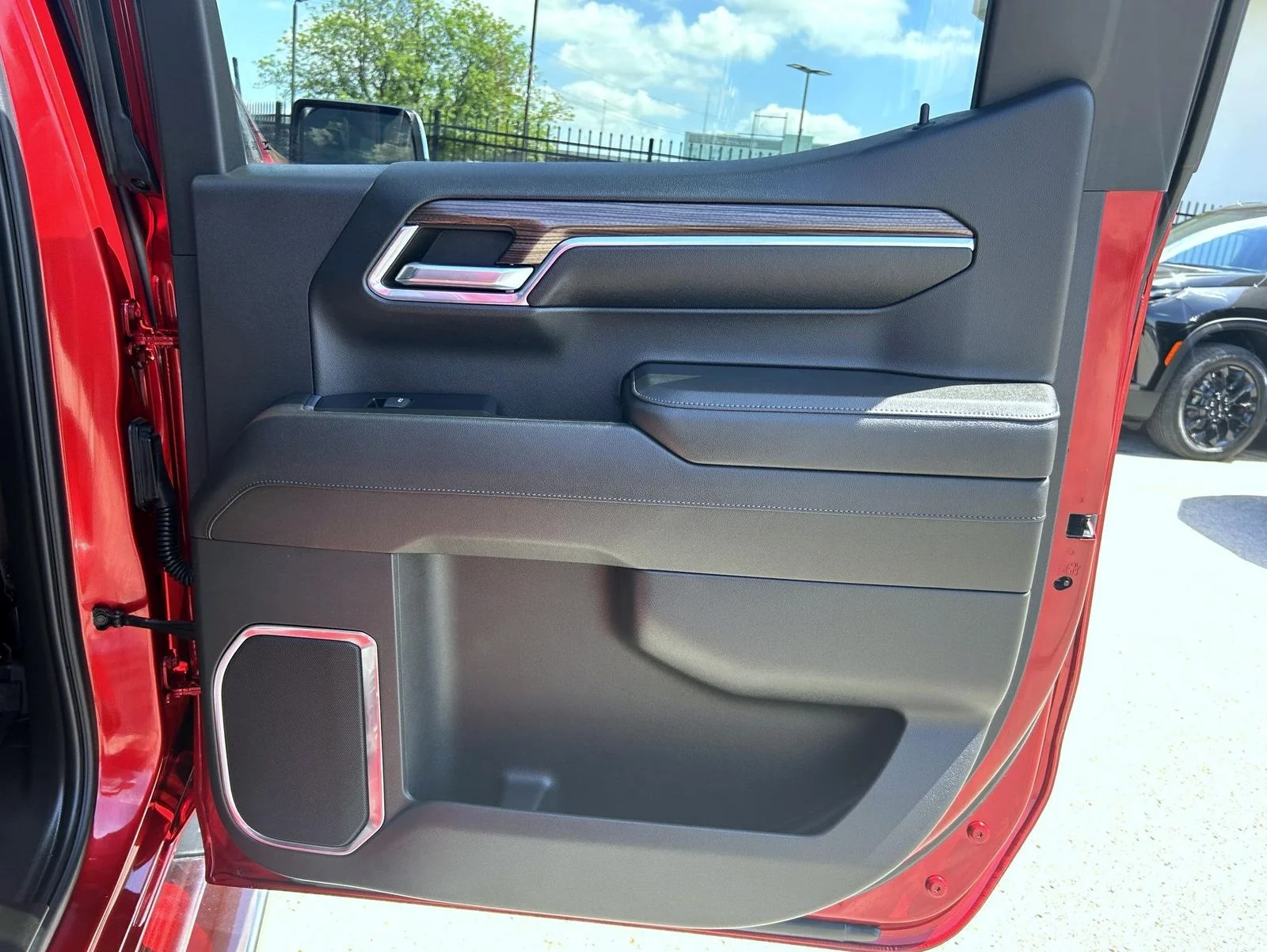 2024 Chevrolet Silverado 1500 LT - Photo 18