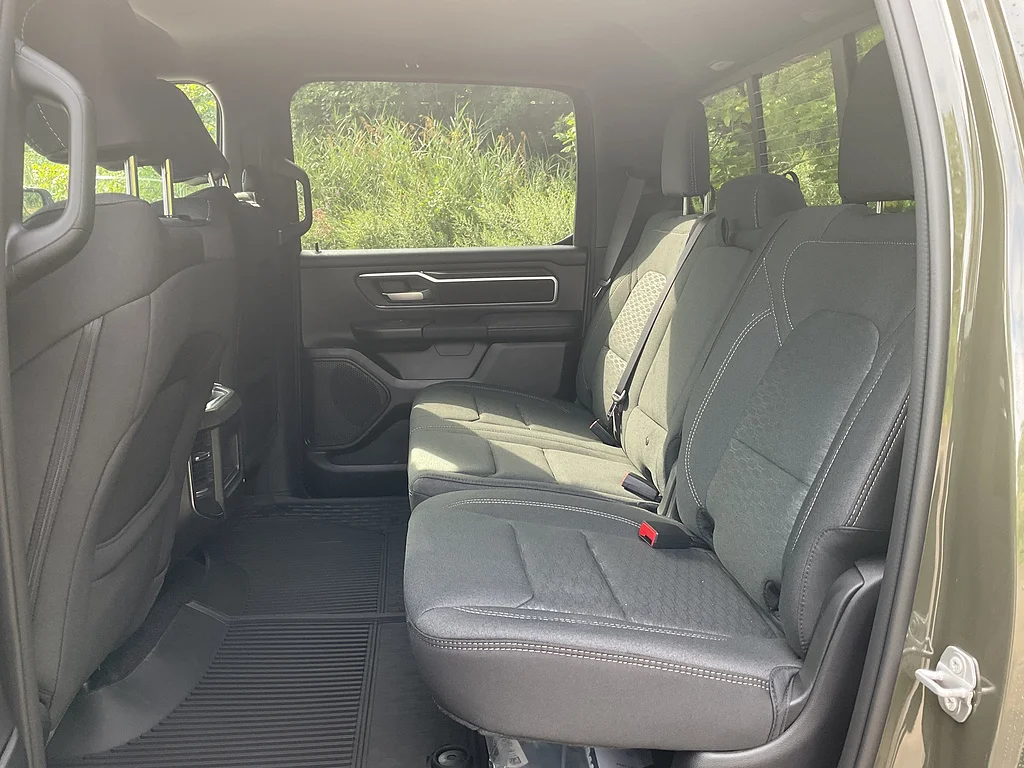 New 2026 Tank RAM Big Horn Crew Cab 4x4 5