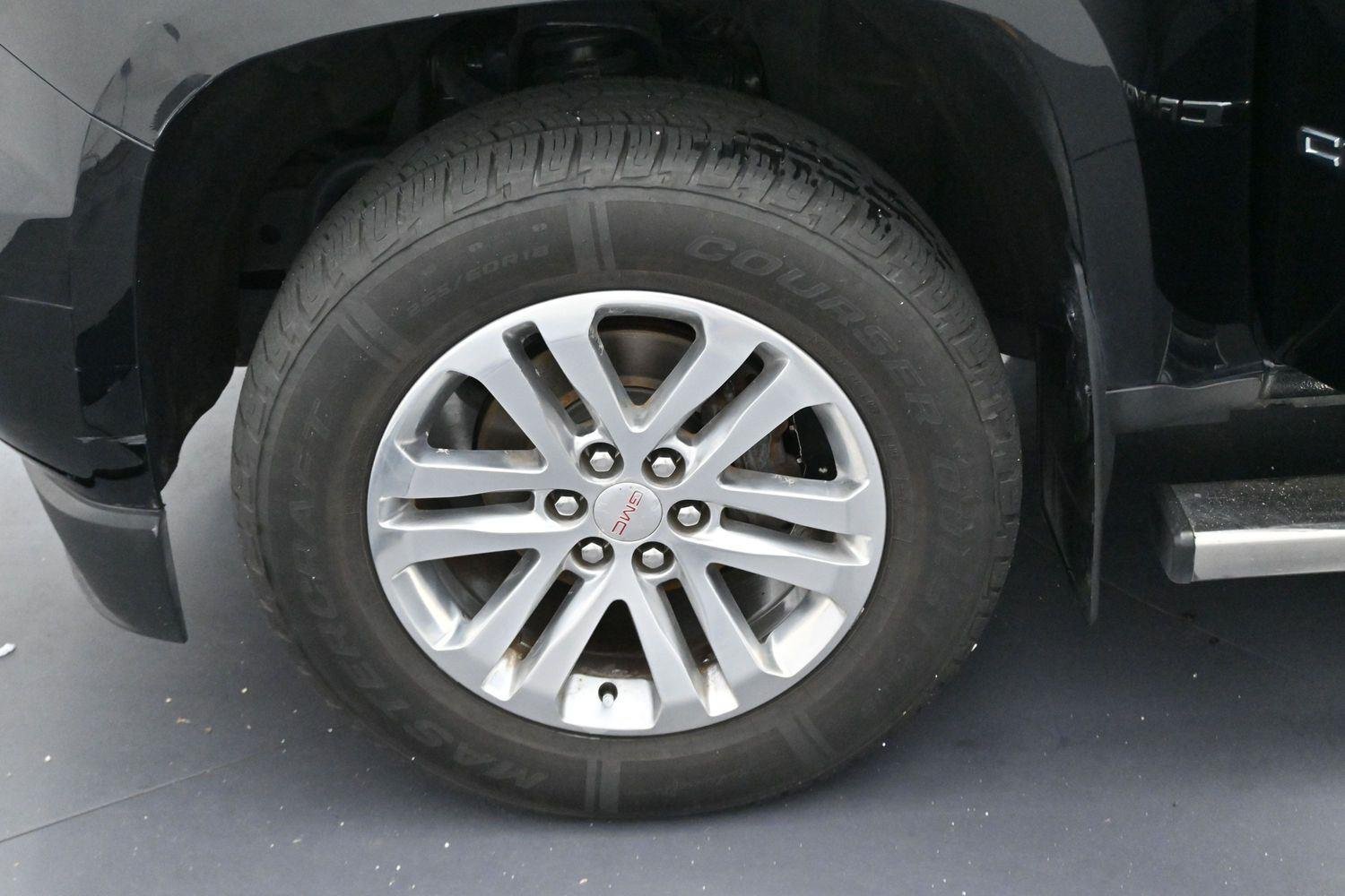 Used 2019 Onyx Black GMC 4WD SLT image 38