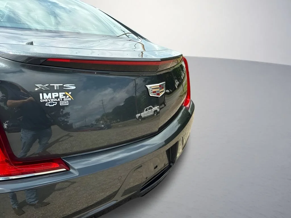 Used 2018 PHANTOM GRAY METALLIC Cadillac  image 32