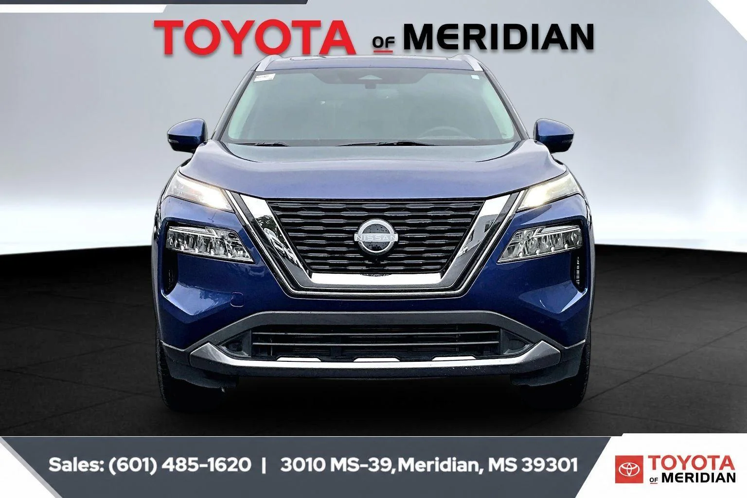 Used 2023 Caspian Blue Metallic Nissan SL image 3