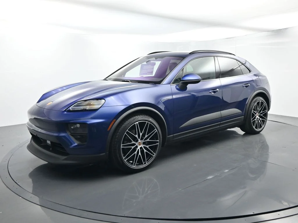 2026 Porsche Macan Base