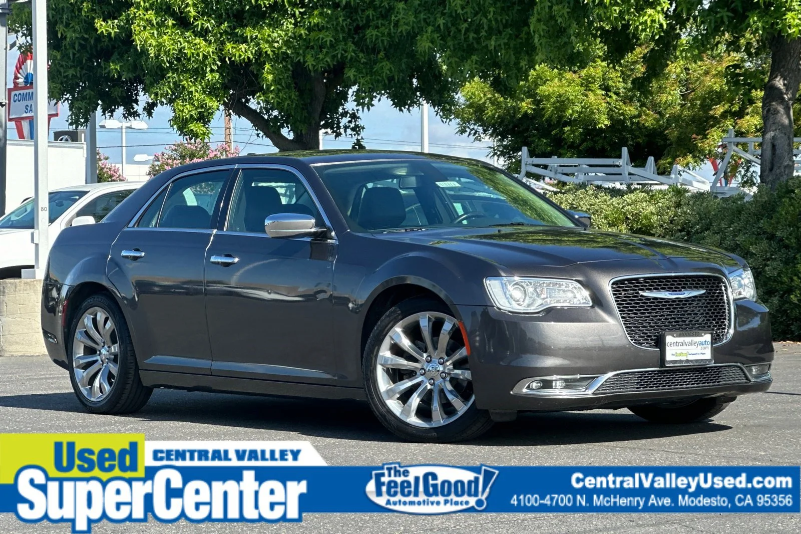 2019 Chrysler 300 Limited's photo