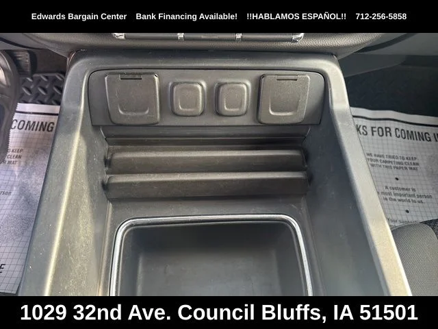 Used 2017 White GMC SLE image 21