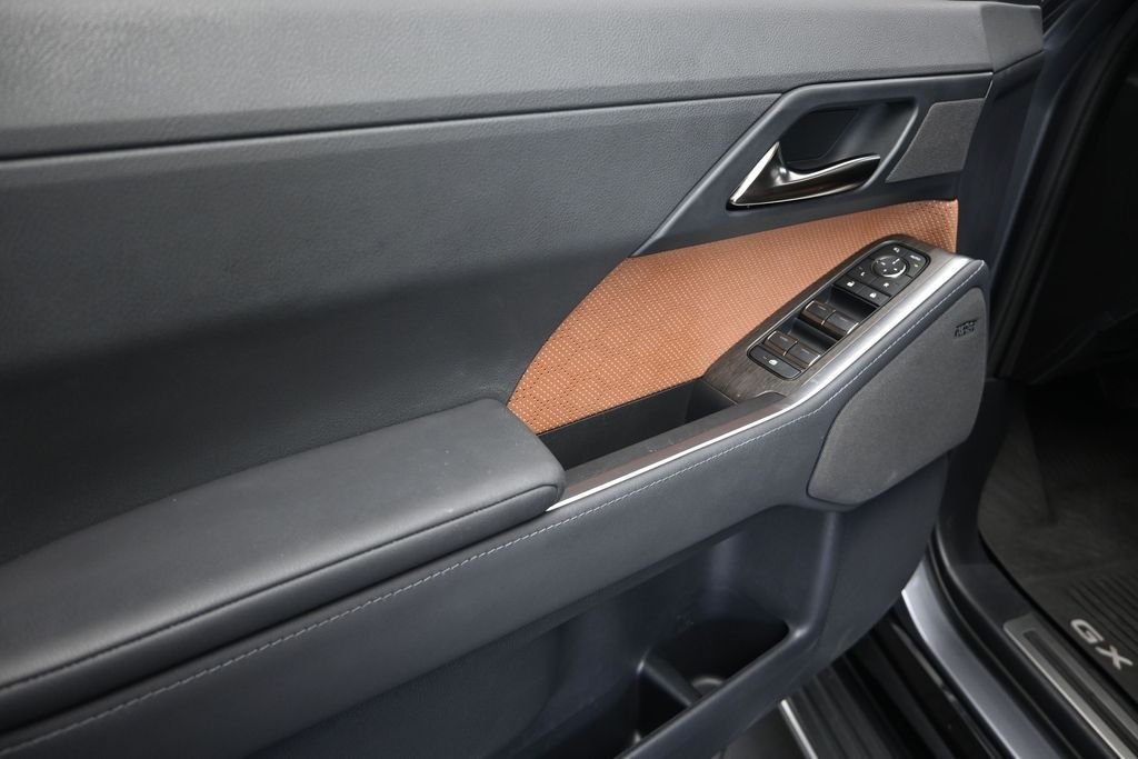 2024 Lexus GX Luxury - Photo 11