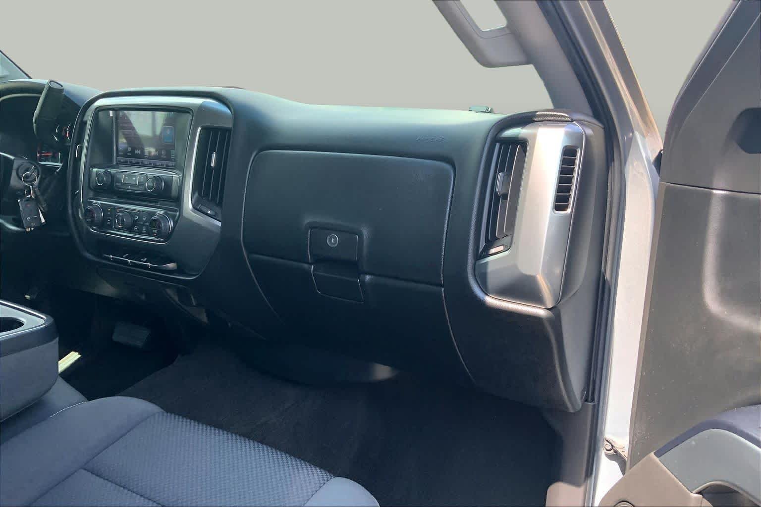 Used 2017 Pepperdust Metallic Chevrolet LT image 18