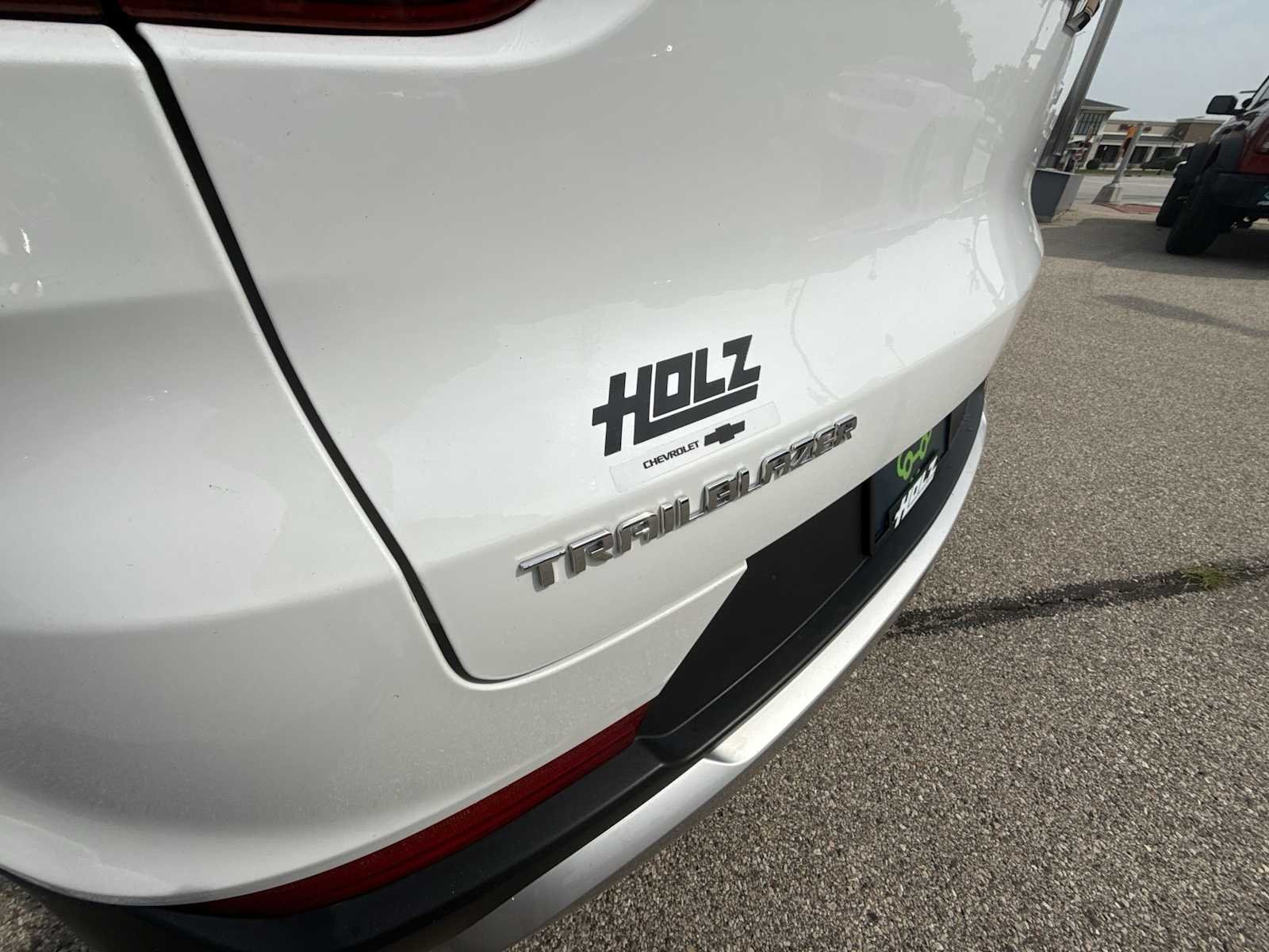 Certified Used 2025 Summit White Chevrolet LT image 28