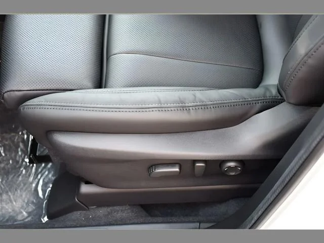 New 2026 CRYSTAL WHITE PEARL Subaru Touring 7-Passenger image 34