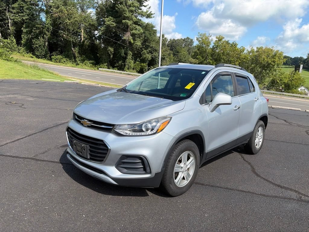 Used 2017 SILVER ICE METALLIC Chevrolet LT image 4