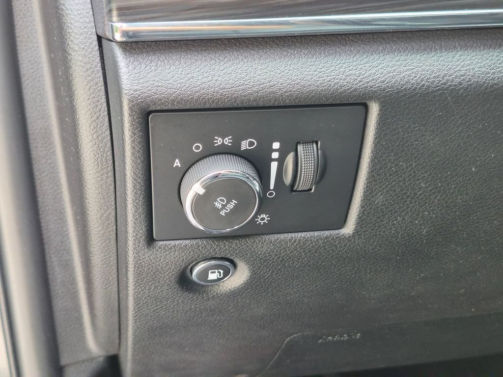 Used 2019 Black Jeep Limited image 16