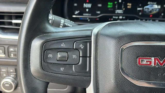 Used 2023 Silver GMC SLT image 23