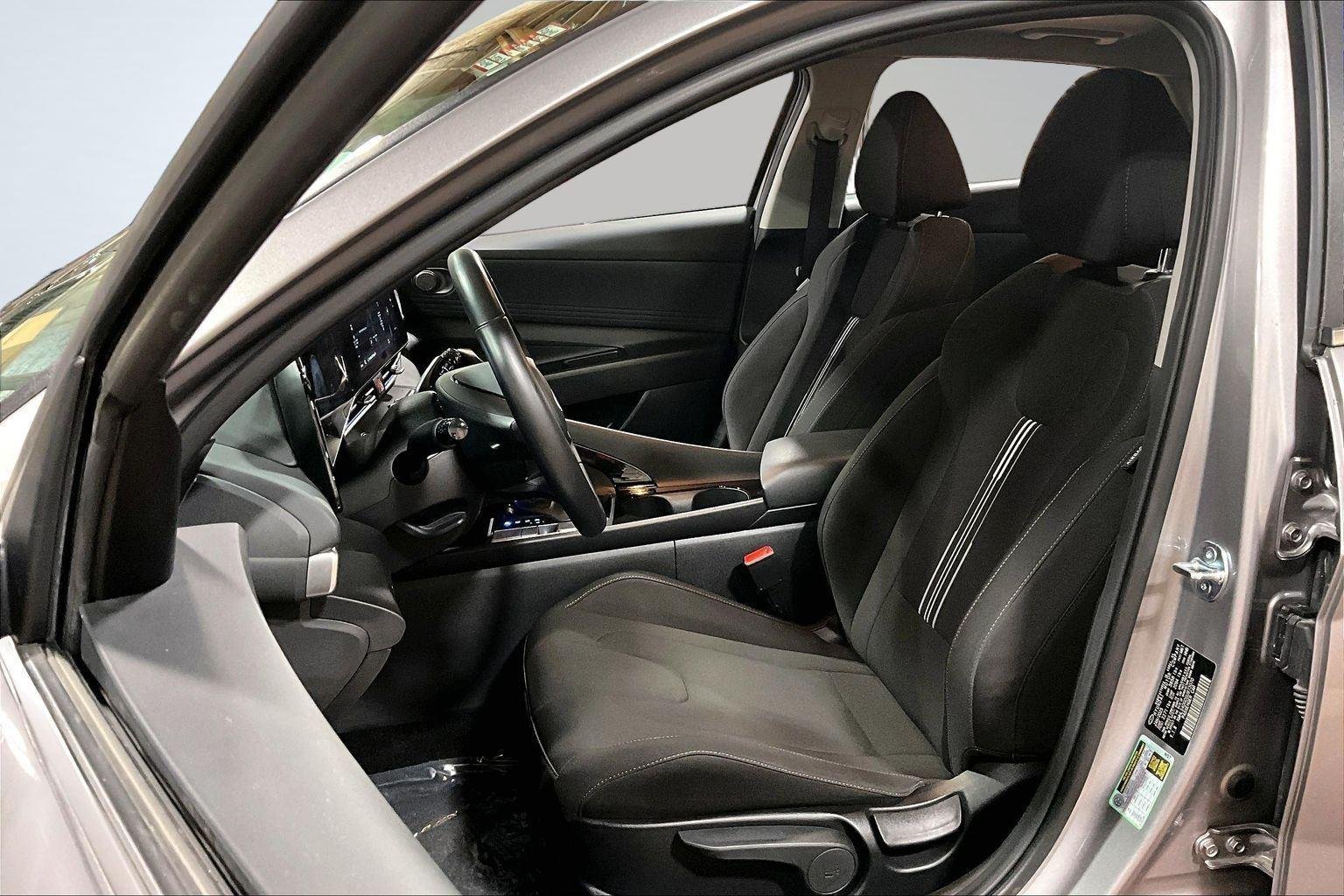 Used 2025 Fluid Metal Hyundai SEL Convenience image 26