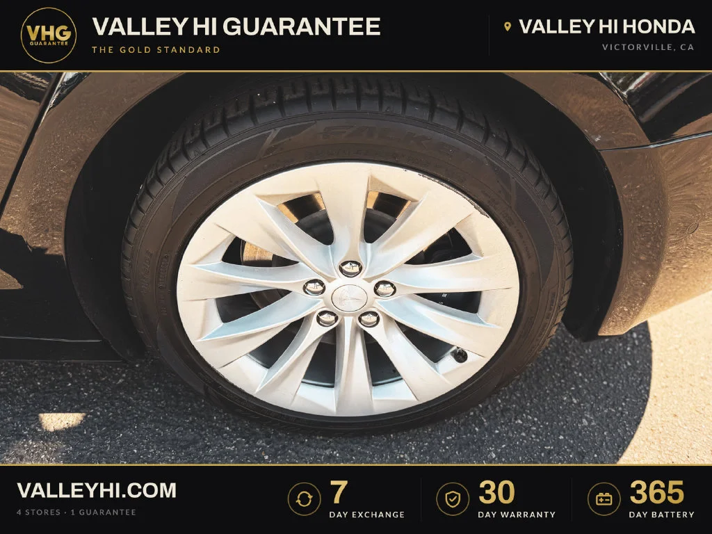 Used 2018  Tesla  image 13