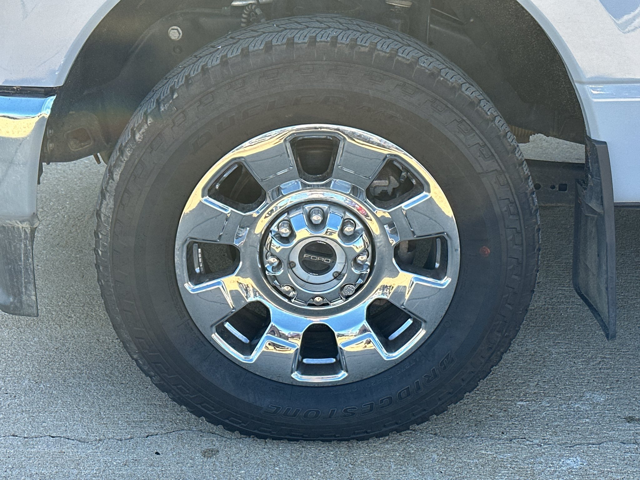Used 2024 Glacier Gray Ford LARIAT image 8