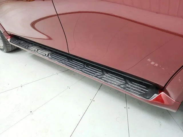 Used 2023 Red Nissan Platinum image 58