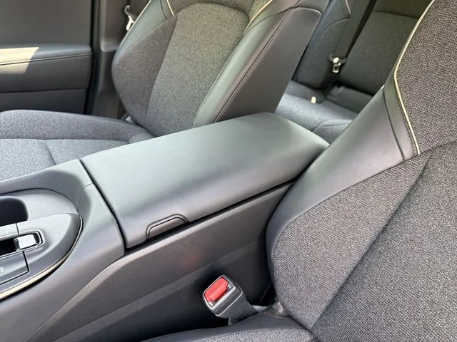 Used 2023 White Toyota XLE image 21