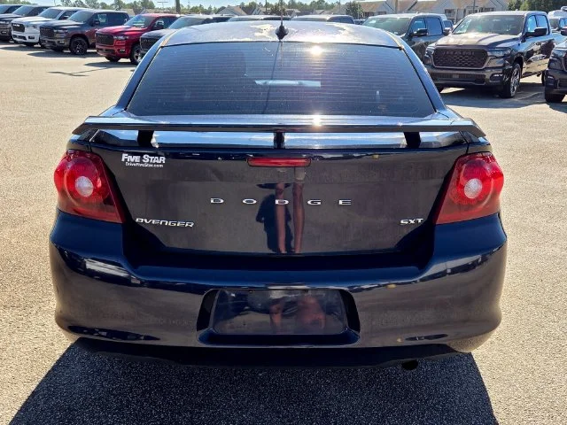 Used 2014 Blue Dodge SXT image 11