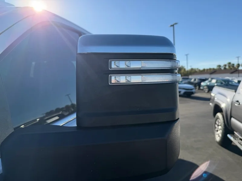 Used 2020 SUMMIT WHITE Chevrolet LTZ image 33