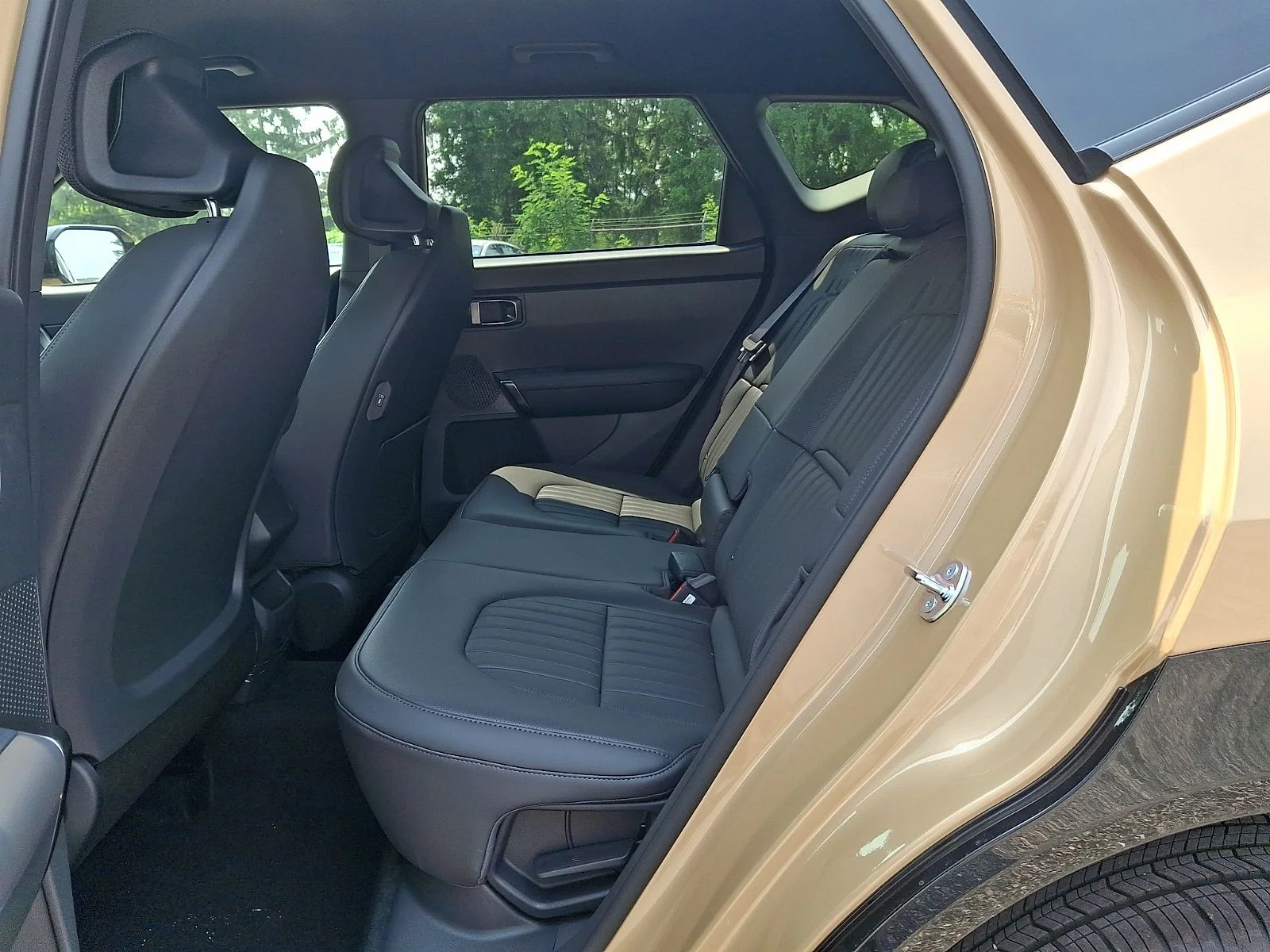 New 2027 Brown Kia X-Line S image 10