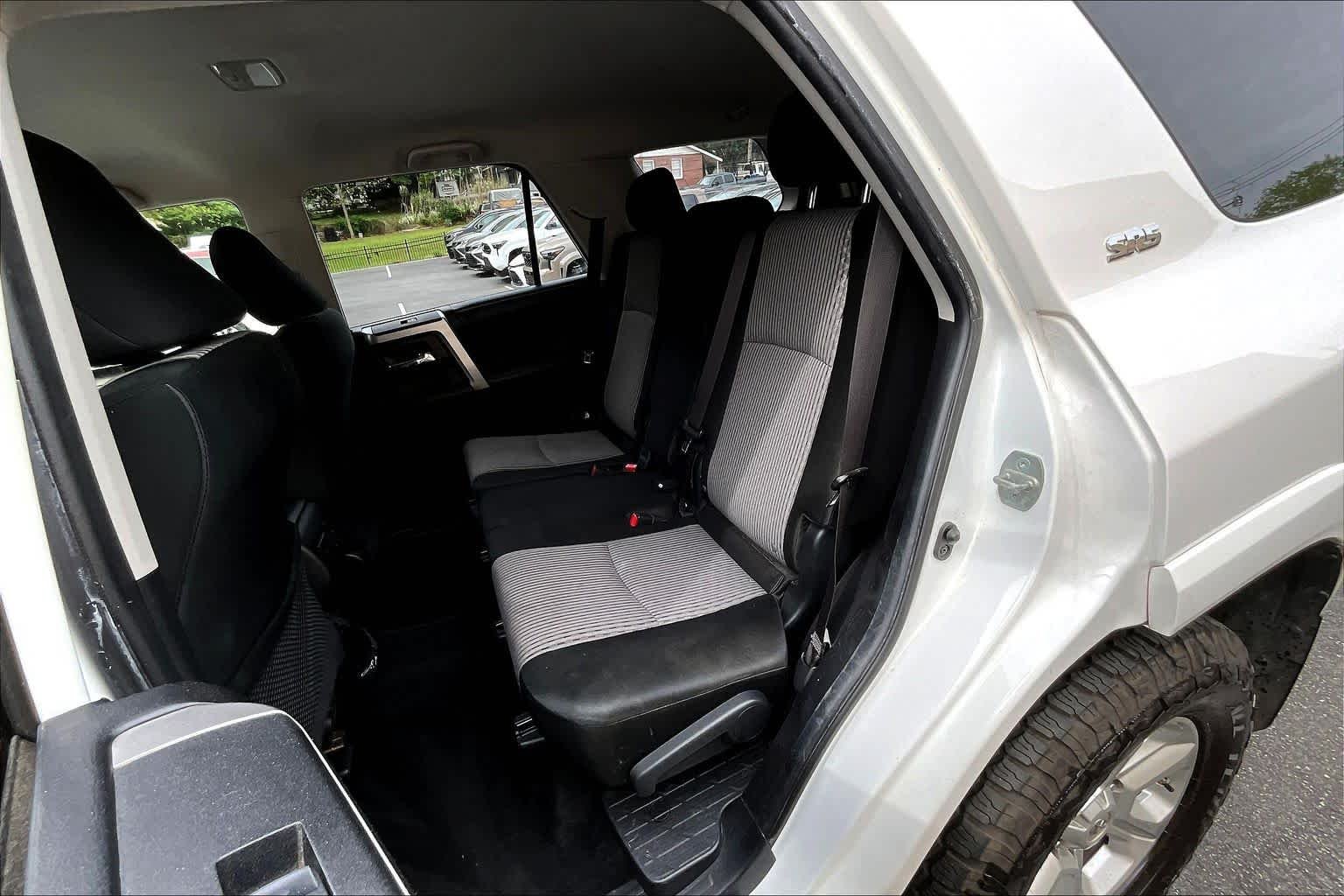 Used 2019 Super White Toyota SR5 image 20
