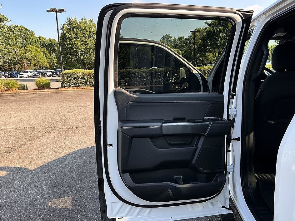 Used 2021 Oxford White Ford XLT image 24