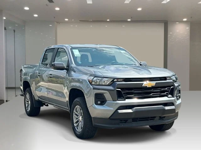 Used 2024 Gray Chevrolet LT image 7