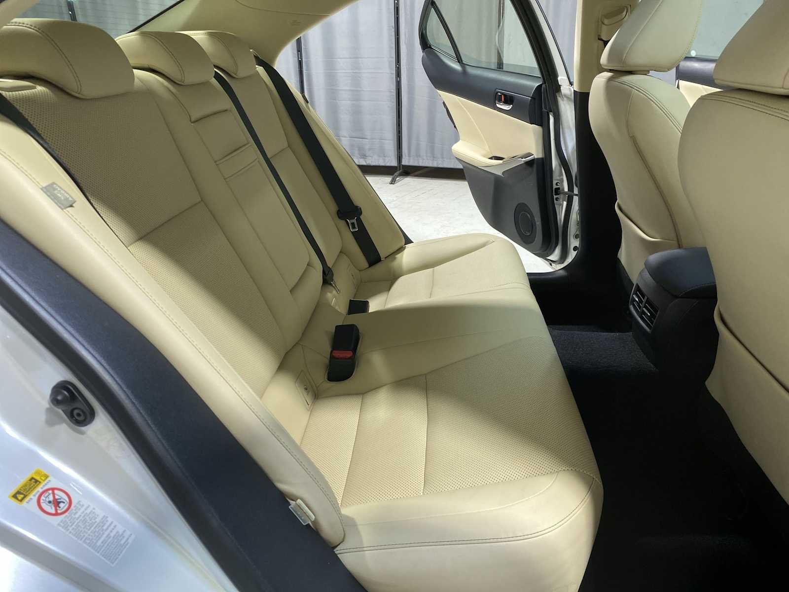 Used 2016 Eminent White Pearl Lexus  image 13