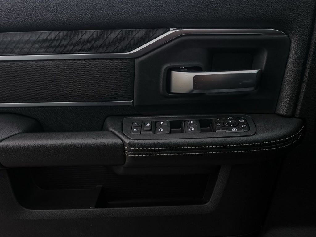 New 2026 Bright White Clear-Coat Exterior Paint RAM Big Horn Night Edition image 22