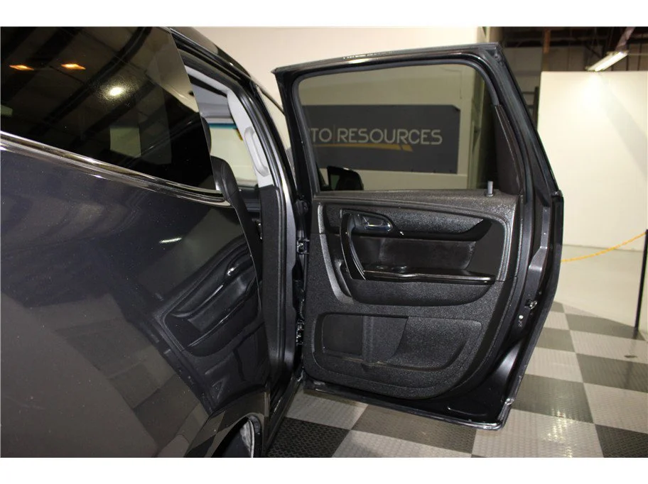Used 2015 Tungsten Metallic Chevrolet LT image 21