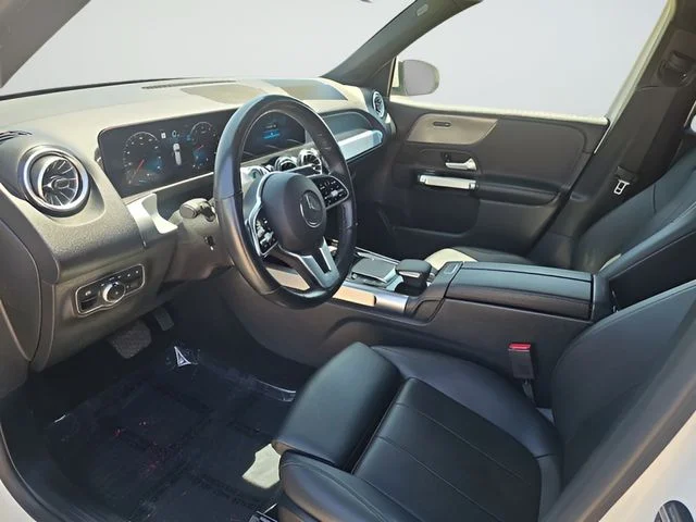 Used 2022 White Mercedes-Benz GLB 250 image 9