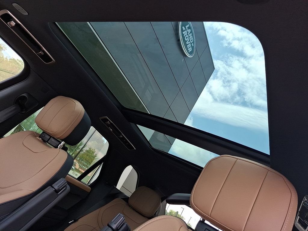 New 2026 Varesine Blue Land Rover Dynamic SE image 10