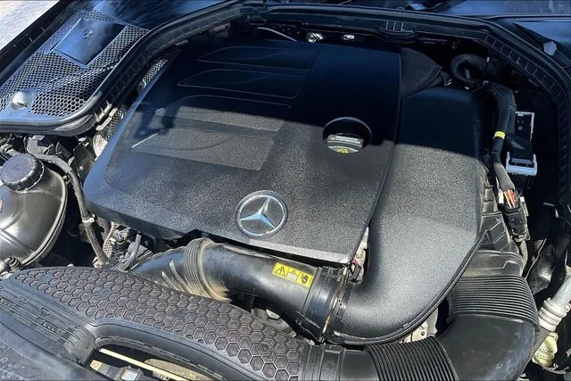 Used 2021  Mercedes-Benz C 300 image 31