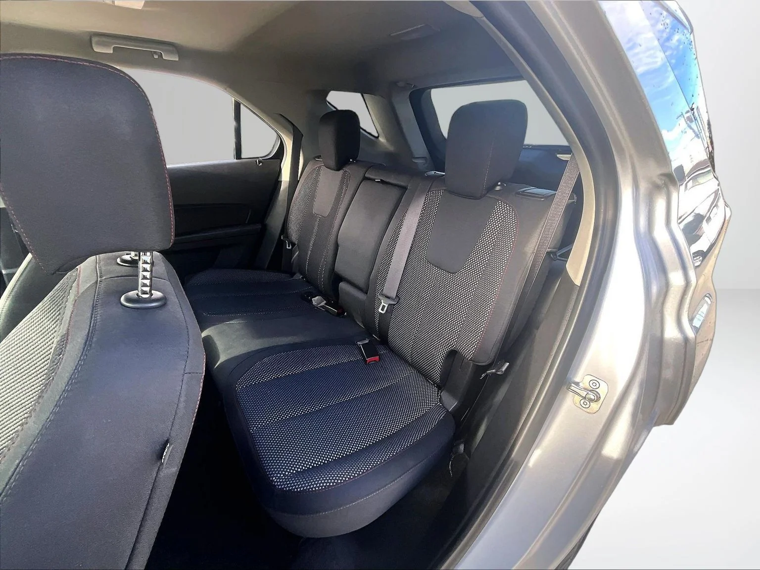 Used 2017 Silver Chevrolet LT image 27