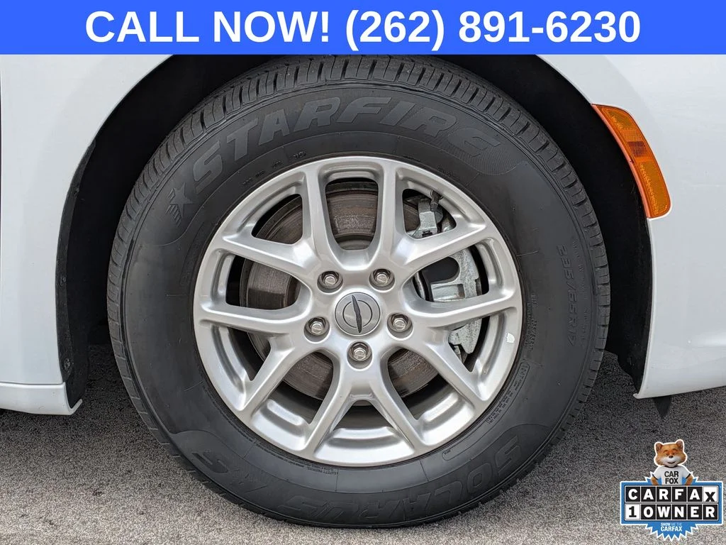 Used 2024 White Chrysler Touring L image 9