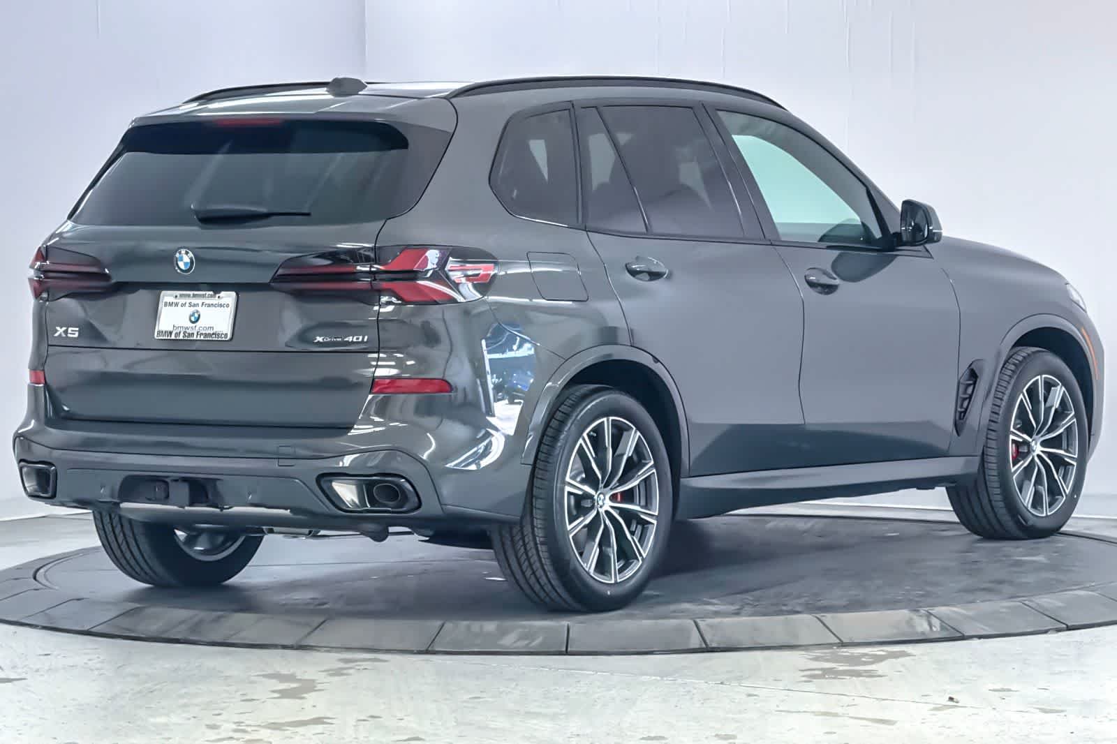 New 2026 Dravit Grey Metallic BMW xDrive40i image 2