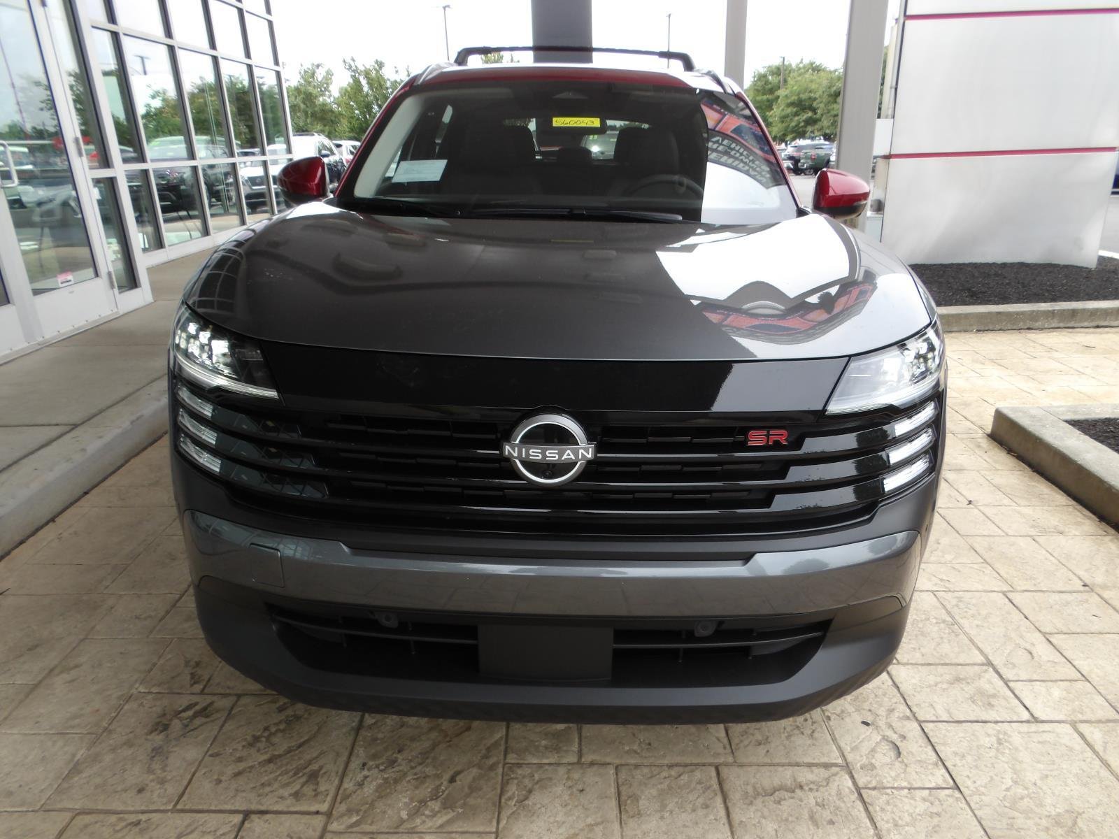 New 2026 Gun Metallic / Scarlet Ember Tintcoat Two-tone Nissan SR image 2